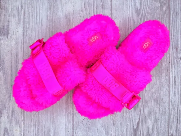 UGG Fluffita Pink Slippers wool fluffy slipper shoes sandals size 8 hot pink - Image 2