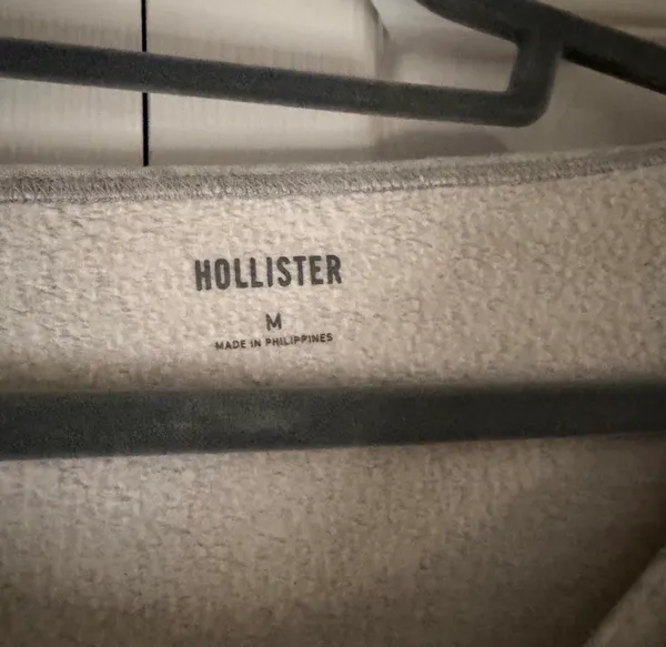 Hollister Off-The-Shoulder Sweatshirt - Image 4