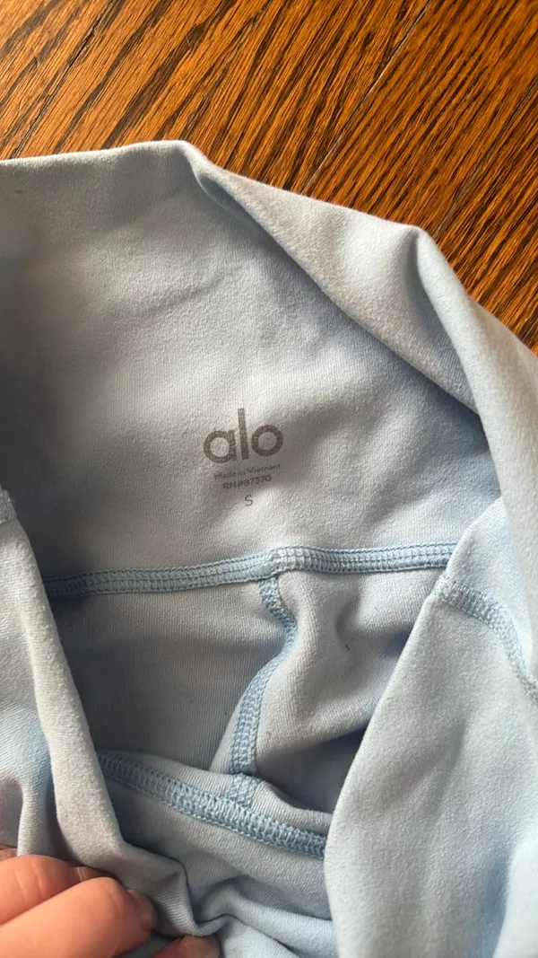 Alo Yoga Leggings - Image 2
