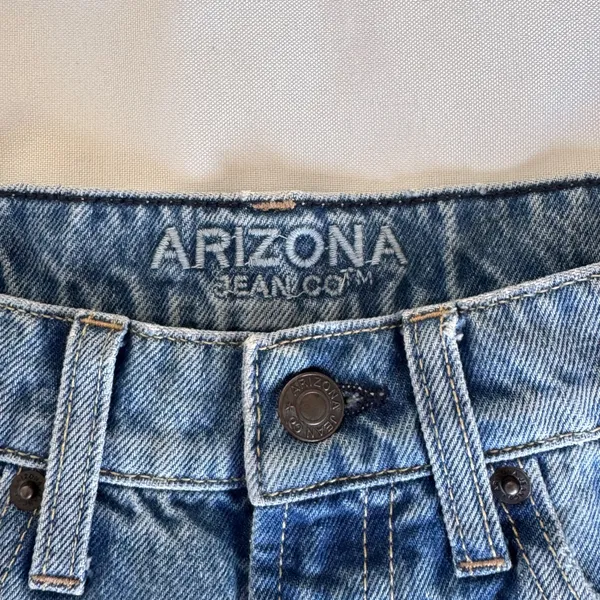 Arizona Jeans Light Blue Distressed Denim High-Rise Shorts - Image 4