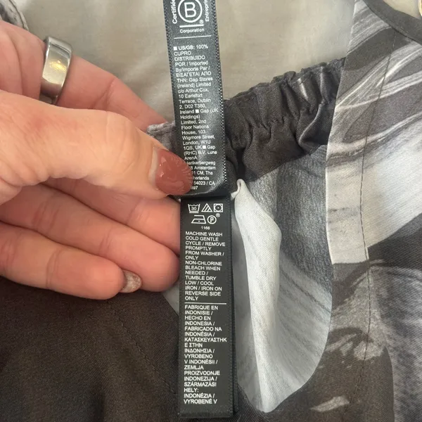 Athleta Calm Cool Cami Cupro Silk Black White Marble Swirl Tank Top Small S Yoga - Image 4