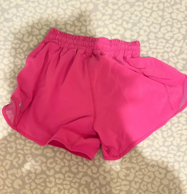 Hotty Hot Lululemon Shorts Low-Rise 4" - Image 2