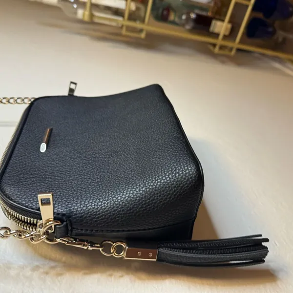 Black cross-body purse with gold detailing - Image 9