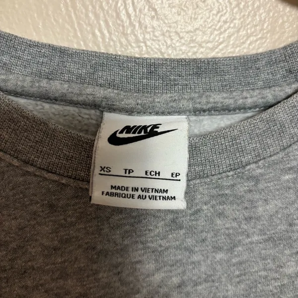 Nike Women's‎ Crewneck Sweatshirt Classic Swoosh Gray Size XS - Image 3