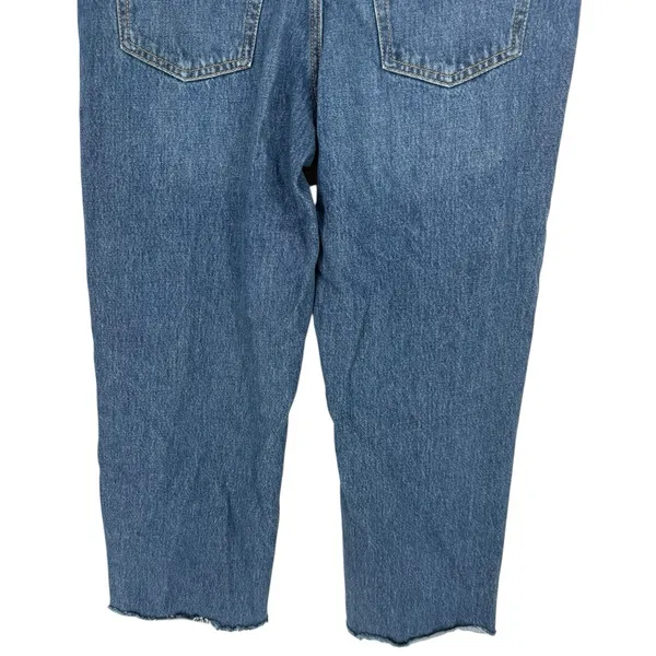 Levi’s Women’s 94 Baggy Cropped Raw Hem‎ Jeans Size 30 - Image 7