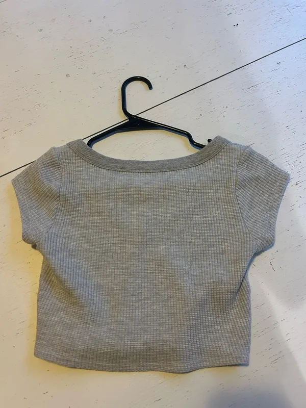 PacSun est pac grey crop top - Image 2