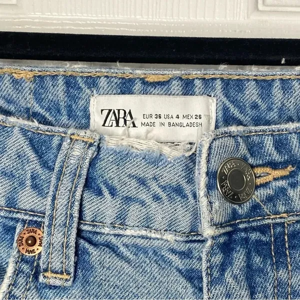 ZARA High Rise Blown Knee Straight Leg Jeans Light Wash Size‎ 4 - Image 5