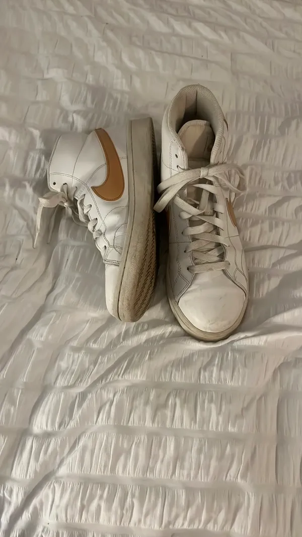 White Nike Sneakers - Image 2