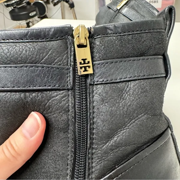 Tory Burch Black Leather Sherpa Lined Ankle Wedge Boots Booties Womens 8 Fall - Image 9