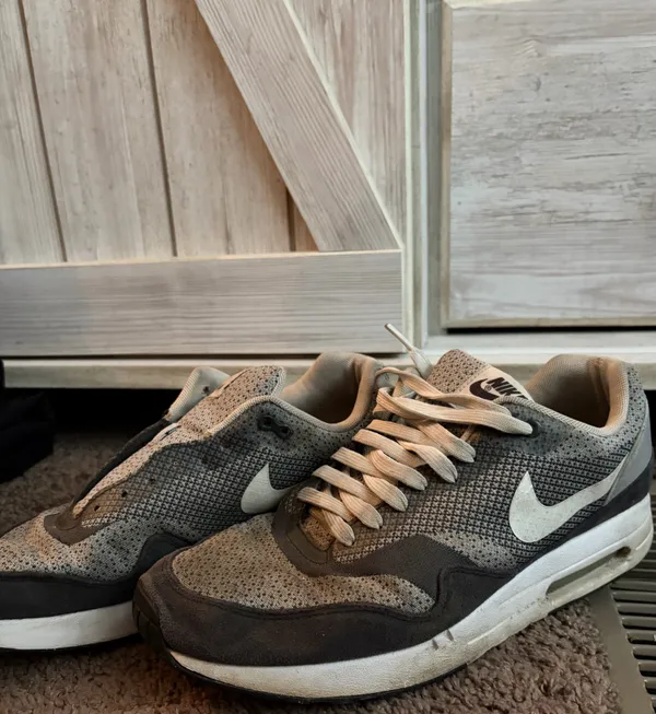 Men’s Nike Air Max 1 Ultra Essential Shoes - Image 3