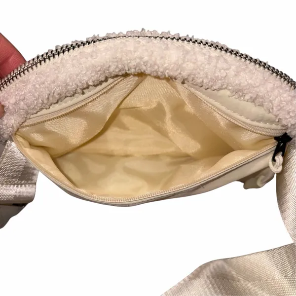 Lululemon Strawberry Ivory Plush Sherpa Fleece 1L Everywhere Belt Bag Fanny Pack Waist Pack Bag - Image 6