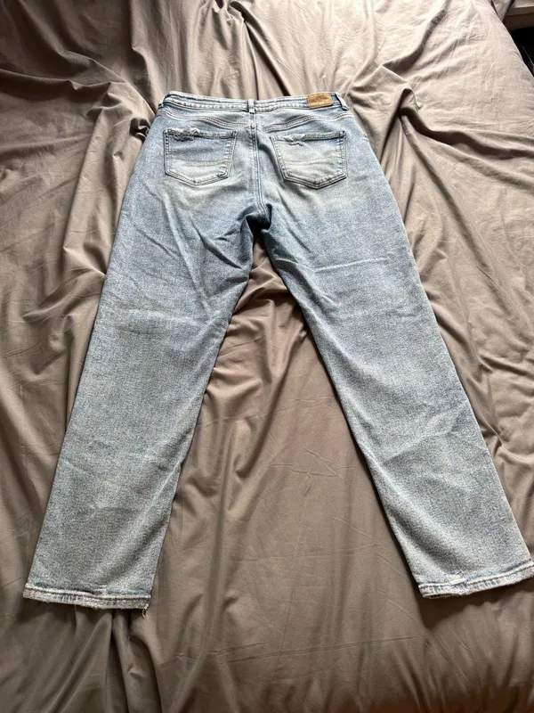 American Eagle Mom Jeans - Image 2