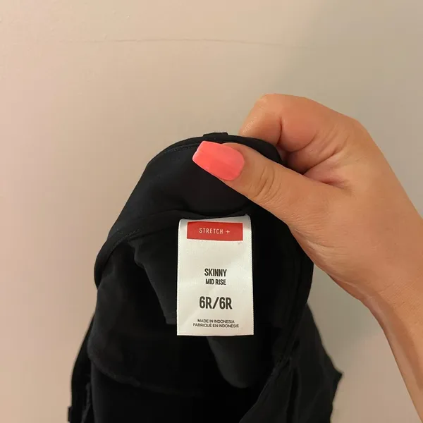 Express size 6R skinny mid rise dress pants black - Image 7