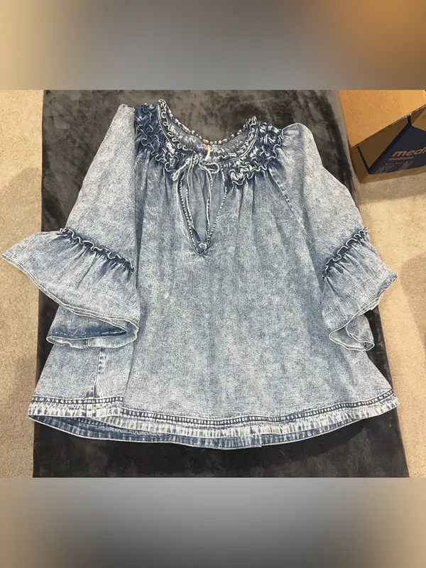 Free People Ainsley Denim Top in Indigo Wash Size Large - Image 13