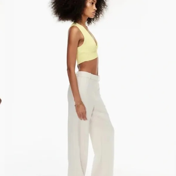 ❤️Aritzia Babaton Sculpt Knit Deep V Tank - Image 3