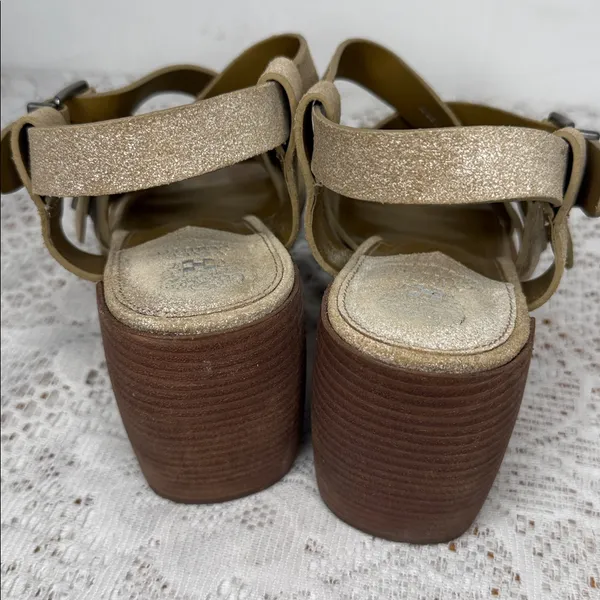 Vince Camuto Penina new tortilla leather stone tan cream block sandal heels sz 7 - Image 5