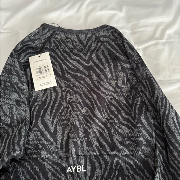AYBL Workout Full Sleeve Crop Top NWT - Image 9