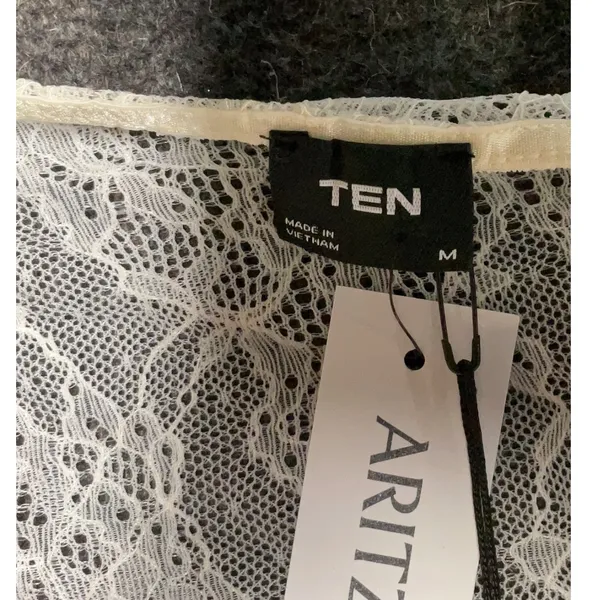 Aritzia TEN Ivory Lace Long Sleeve Bodysuit Medium Romantic Coquette Balletcore - Image 4