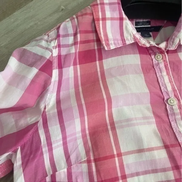 Tommy Hilfiger plaid pink & white classic fit shirt size small - Image 15