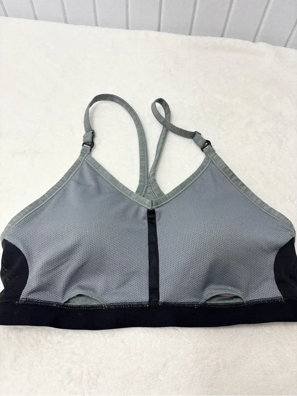 Nike Women's Indy Grey/Black LS Padded V-Neck Sports Bra Size L - Image 7