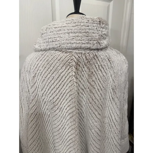 Capote Faux Fur Cape Poncho S/M Cream Plush Turtleneck Cowl Neck Winter - Image 7