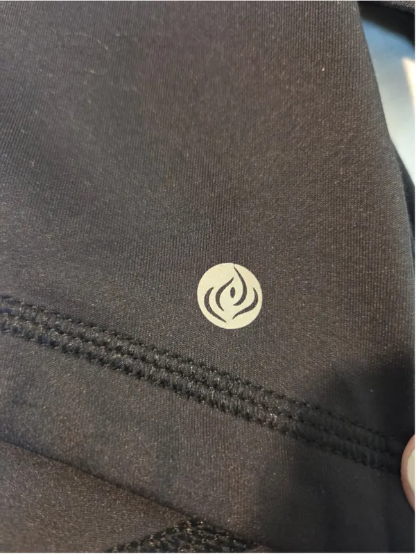 Apana Women’s L Black Athletic Full Zip Jacket 2 Pocket Good used condition. Bl - Image 4