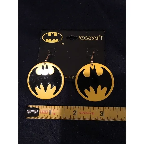 VTG DC Comic 1964 Rosecraft‎ Black Yellow Bat Symbol Batman Metal Earrings - Image 7