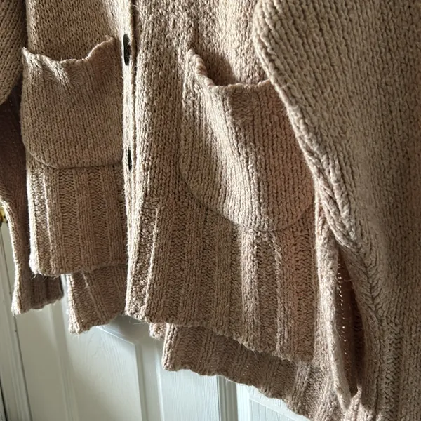 Urban Outfitters Women’s Slouchy Tan Button Front‎ Cardigan w/Pockets Size Med - Image 7
