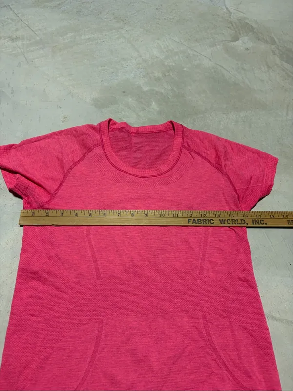 Lululemon Women's Short-Sleeve swiftly tech tee shirt Bright Pink 8 - Image 6
