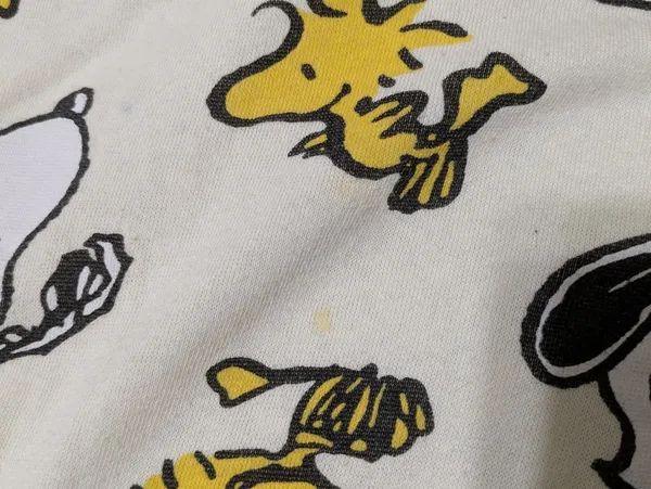 Peanuts Snoopy Cropped Off White Graphic Sweater Yellow Size XL - Image 3