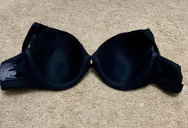 Victoria's Secret 32DD black Padded Bra - Image 2