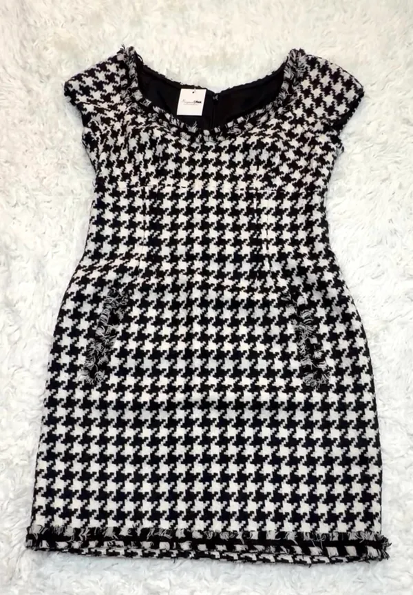 Muse~ Houndstooth Mini Dress - Black & White With Pockets. 12 (see measurement) - Image 2