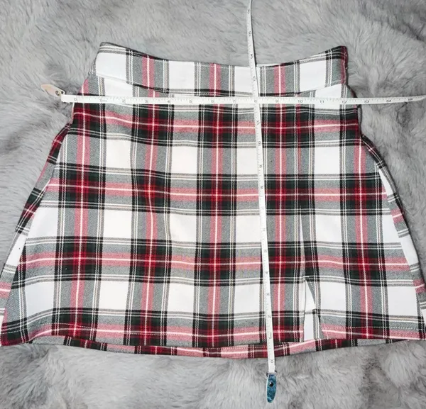 Hollister Plaid Mini Skirt in White, Red & Black - Image 5