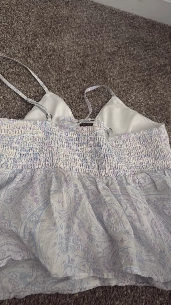 Unique, print Hollister, baby doll top - Image 3