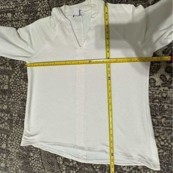 Athleta Women’s Size S Ivory Cream Cozy Soft Rise V-Neck Sweatshirt - Image 7
