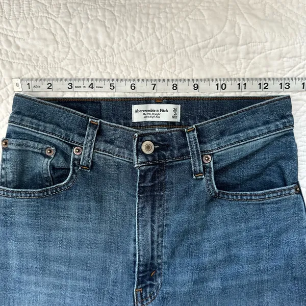 Abercrombie & Fitch Curve Love Ultra High Rise 90s Straight Jean size 26 - Image 6