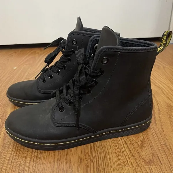 Dr. Martens Black Lace up Shoreditch ankle boots size US 6 EU 37 - Image 3