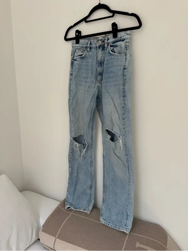 Zara Light Wash Distressed Straight-Leg Jeans - Image 2