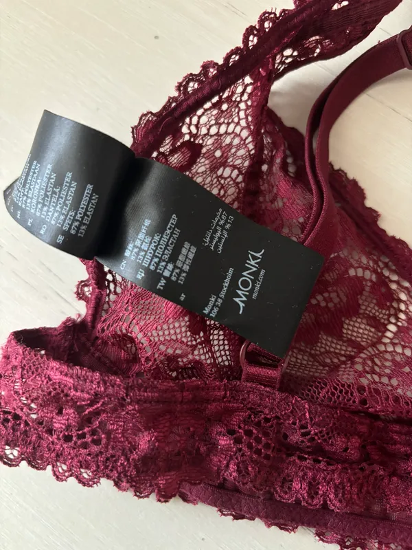Monki NWOT maroon burgundy red lace detailed bralette - small - Image 4