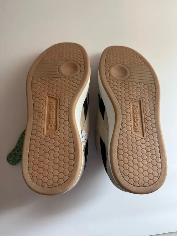 Reebok Unisex Sneakers Size 8 (25 cm) Beige & Black – New Without Box - Image 4