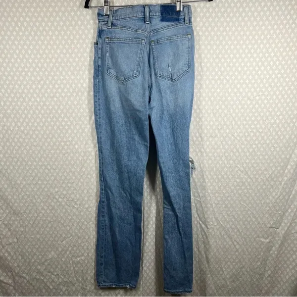 Abercrombie & Fitch‎ The 90s Straight Ultra High Rise Distressed Jeans - Image 5