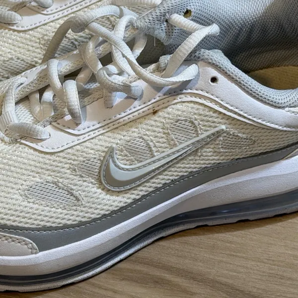 Nike Air Max AP Sneakers Womens 8 White Silver CU4870-102 Running Shoes Gym - Image 4