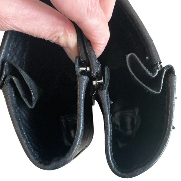 Tory Burch Chrystie Moto Boots Black Leather Buckle Lug Sole 8.5 - Image 4