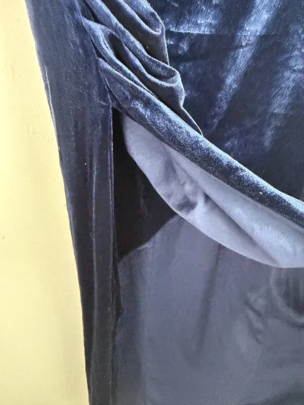 NWT Lulus Showing Off a Little Navy Velvet Asymmetrical Tulip Midi Dress Medium - Image 5