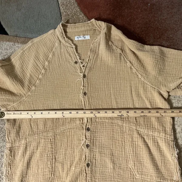 We The Free Boho Gauze Button Down Shirt Womens Medium Tan Raw Hem Oversized Top - Image 3