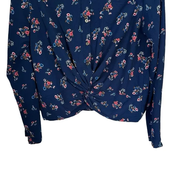 No Boundaries Women's Sz L (11-13) Cropped Gathered Bottom Shirt Blue Floral - Image 3