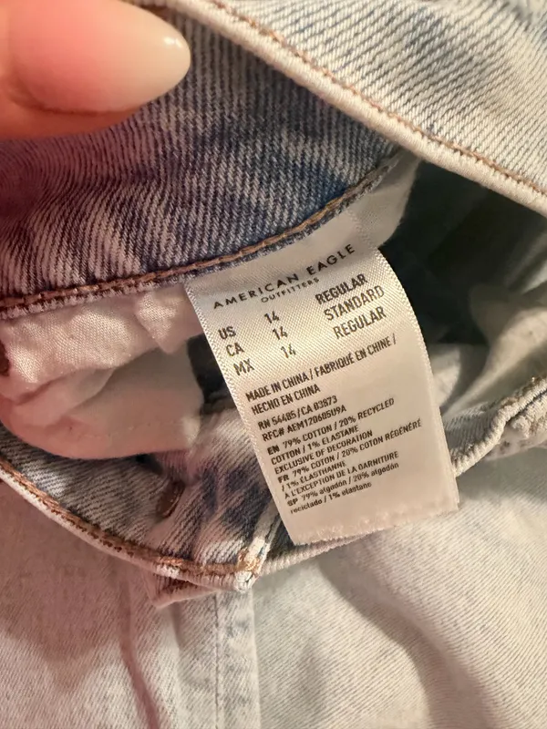 Light wash next level stretch American eagle size 14 baggy jeans - Image 4