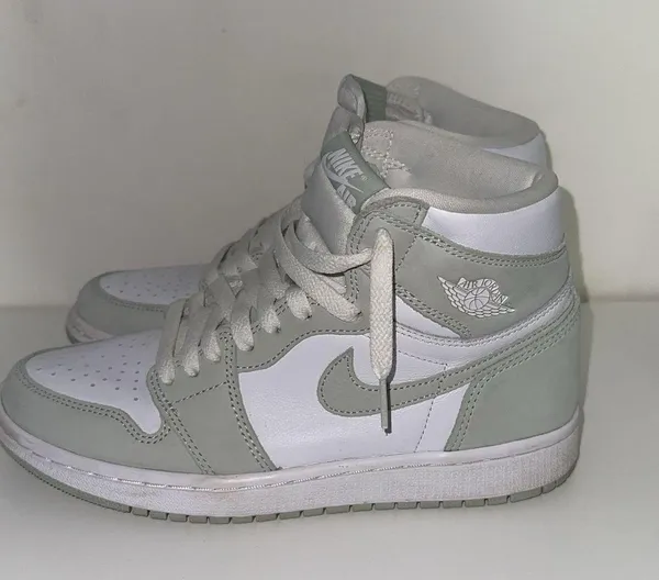 Nike Jordan 1 - Image 4