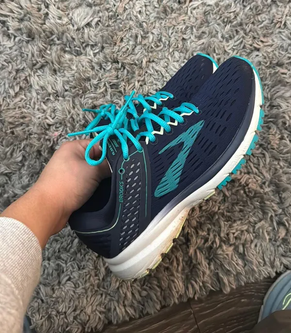 Brooks Running Sneakers - Image 3