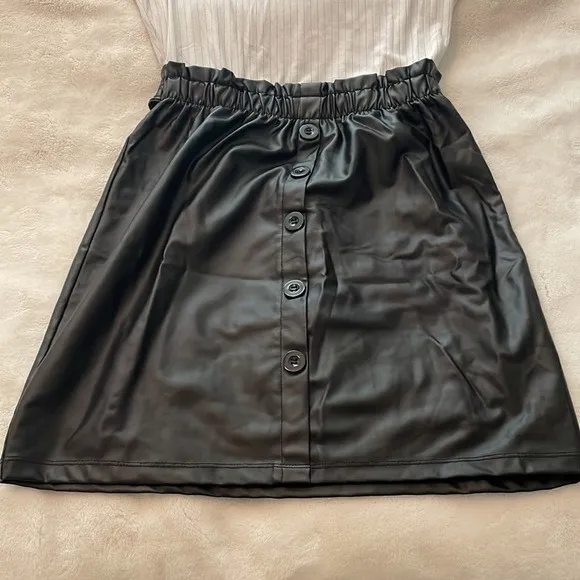 No Comment dress with black button skirt Size Small - Image 6